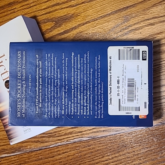 Mosby's Pocket Dictionary of Medicine,  Nursing & Health Professions - Picture 2 of 5